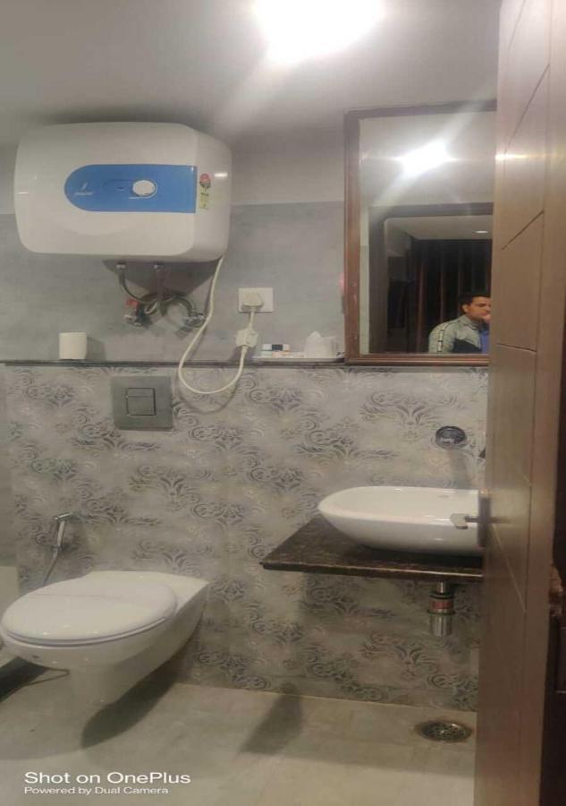 Savoy Residency Hotel Мусори Екстериор снимка